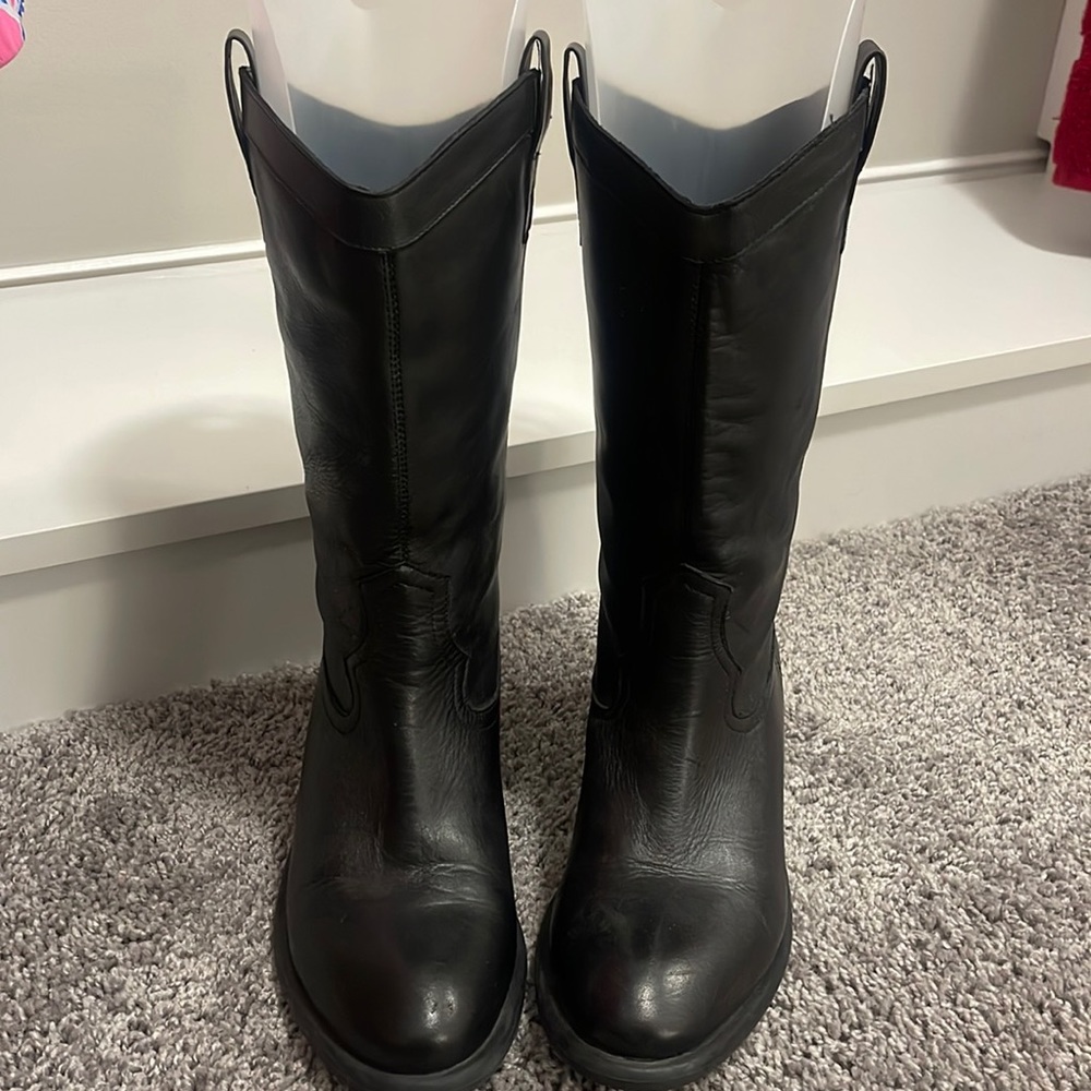 Black Boots
